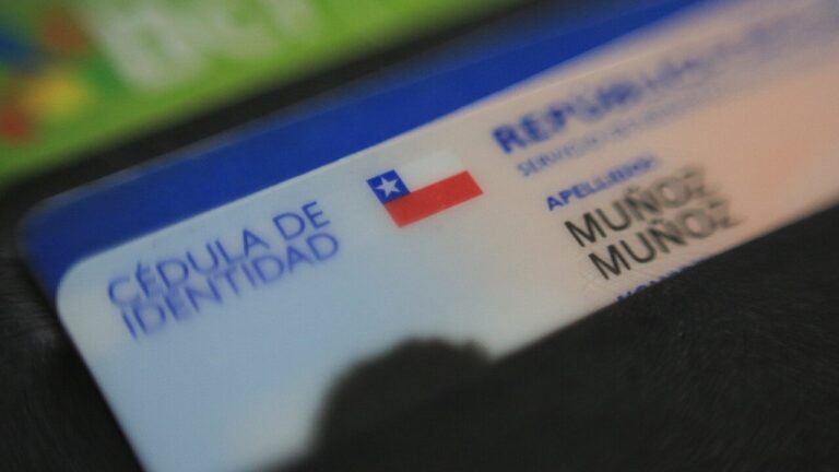 Registro Civil informa que más de 100 mil personas habilitadas para votar no han retirado sus cédulas de identidad