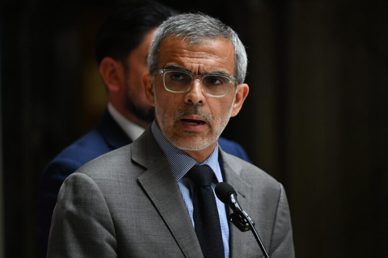 Cordero advierte que estrategias fronterizas unilaterales “no son realistas” y destaca avances en reconducciones de migrantes