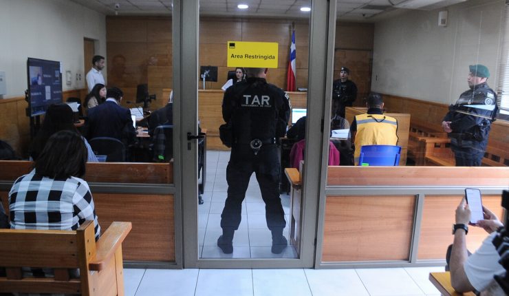 Condenan a presidio perpetuo a padres y cuñado por violar reiteradamente a niña de 12 años en la Región de Ñuble