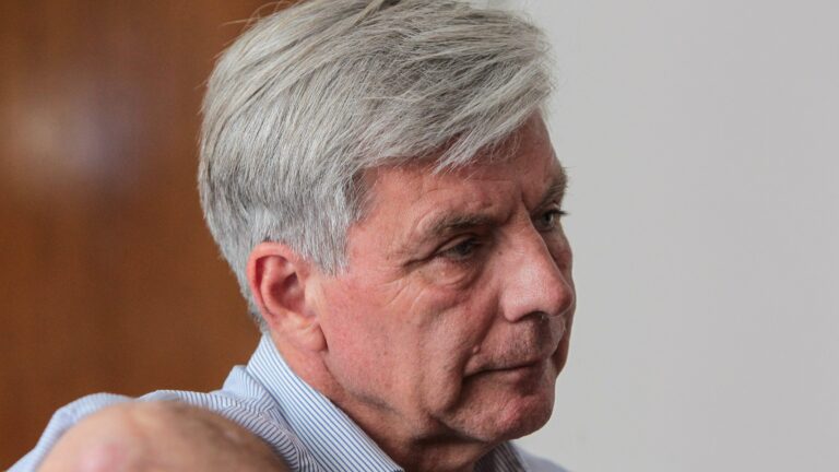 Mayne-Nicholls: “Ningún gobierno me ha llamado para ser ministro” y La Moneda 