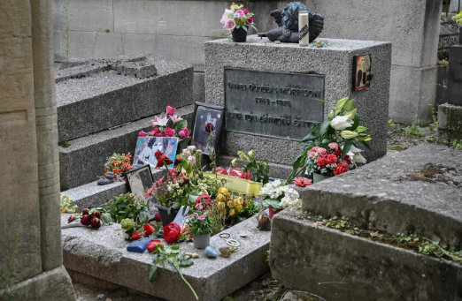 Jim Morrison, líder de The Doors, está enterrado en el cementerio Père-Lachaise. Bertrand Guay/AFP/Getty Images
