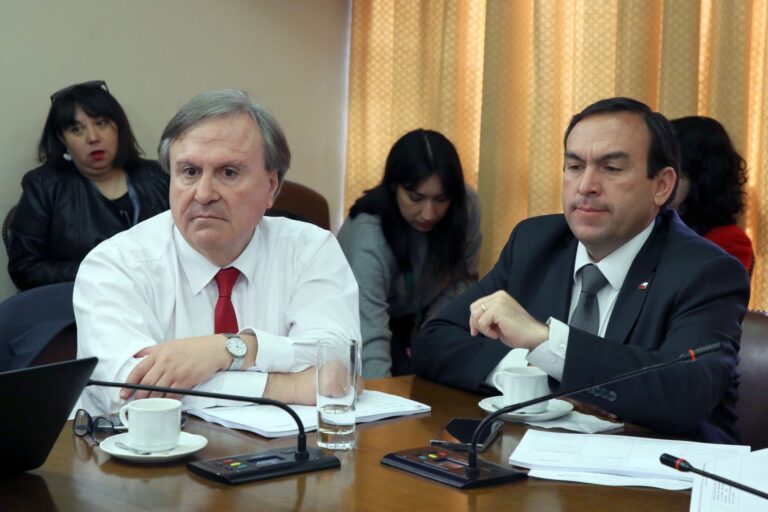 Diputados UDI emplazan al Presidente por entrega de credenciales de embajador de EEUU