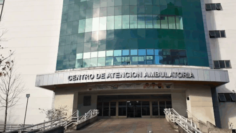 Emergencia química en el Hospital Regional de Concepción deja cinco funcionarios trasladados por malestar