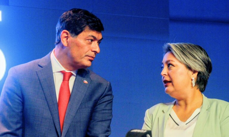 ¿Guiño de Jara a Parisi?: Candidata incorporará devolución de IVA a medicamentos y límite de $5 millones a sueldos de funcionarios políticos