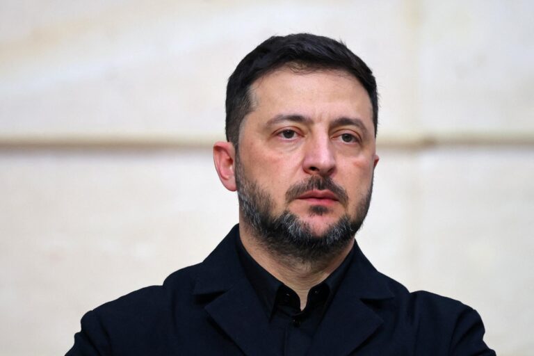 Zelenski estaría alistando anuncio de elecciones y plebiscito por la paz: Surgen dudas y desmentidos en Ucrania