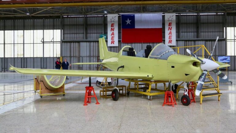 Presentan avances del nuevo avión de instrucción T-40 Newén: Es el sucesor del emblemático T-35 Pillán