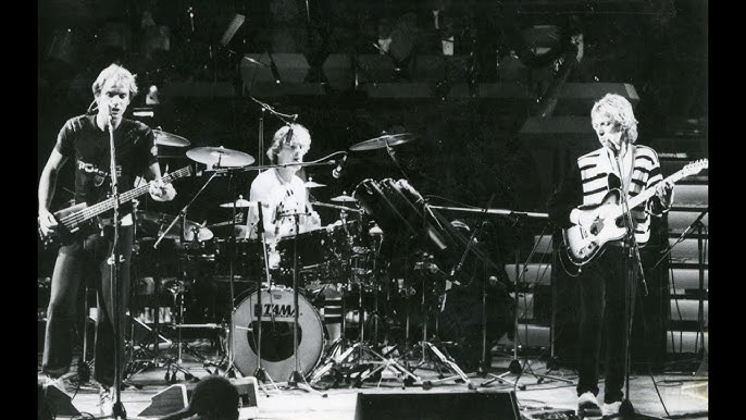 “La bandera chilena no merecía ser maltratada ni que le faltáramos el respeto”: Stewart Copeland, miembro histórico de The Police, se disculpa por “la estupidez” que hizo la banda en Viña 1982