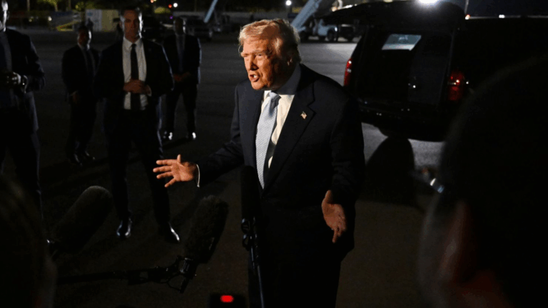 Donald Trump no ha tomado una decisión sobre atacar Venezuela, dicen funcionarios