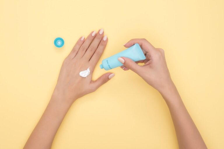 Dermatólogo da recomendaciones: ¿Cómo proteger la piel del sol?
