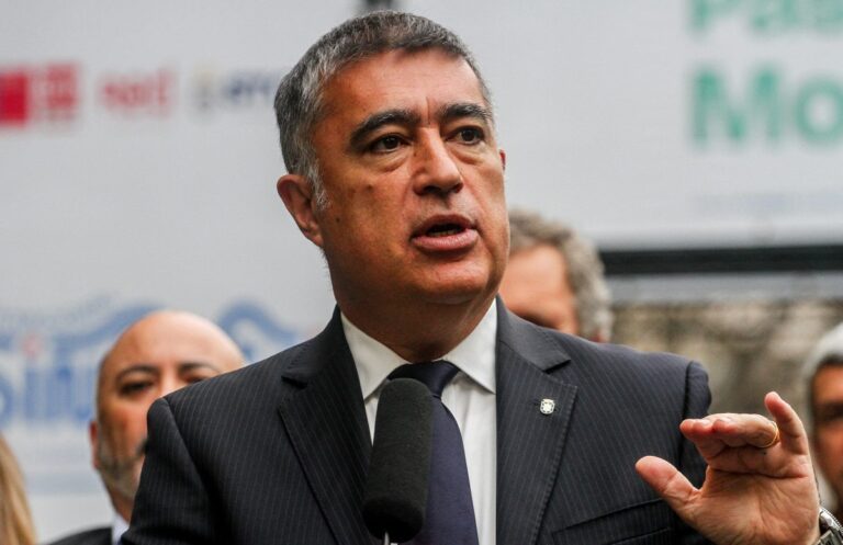 Mario Desbordes exige disculpas a Jeannette Jara tras polémica por multa de TAG: “Estamos evaluando acciones legales”