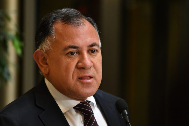 Eric Aedo reconoce derrota de Jeannette Jara y afirma que la diferencia es “prácticamente irremontable”