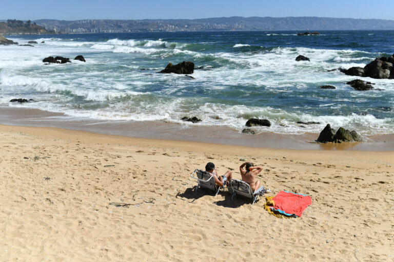 App permite ver qué playas están habilitadas este verano: ¿Dónde descargarla?