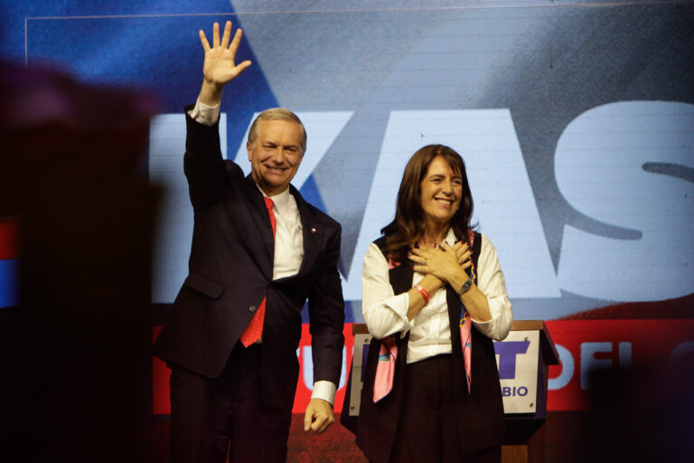 Con iniciativas sociales y presencia en emergencias: El rol que proyecta María Pía Adriasola como primera dama en La Moneda