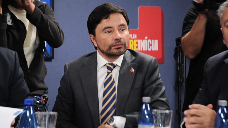 Carter tras advertencia de Maduro a Kast: Es un 