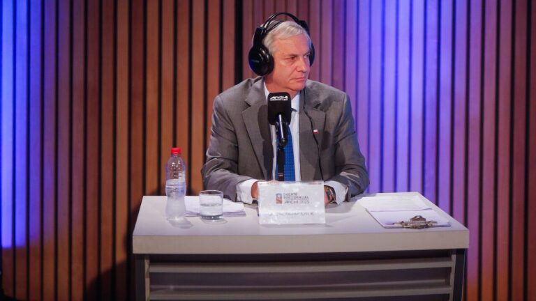 José Antonio Kast en el debate ARCHI: El economista Jorge Quiroz 