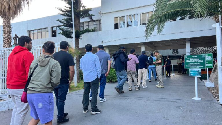 Hombre llegó a comisaría para excusarse de votar, pero fue detenido por tener orden vigente