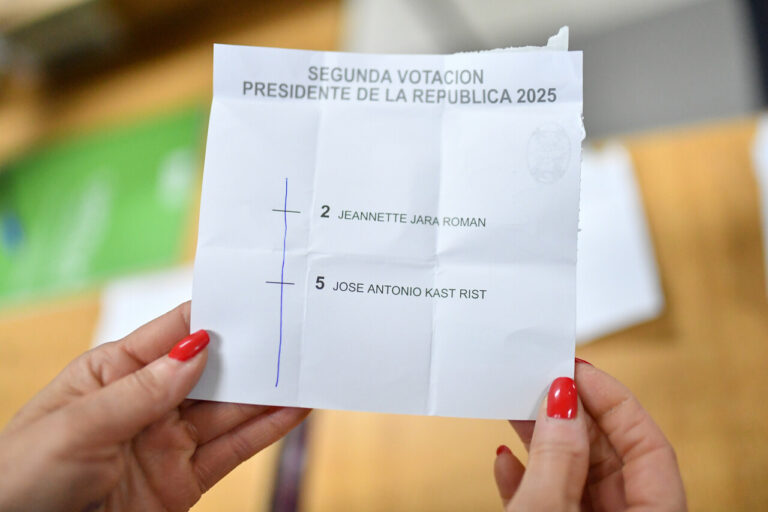 Votos nulos y blancos casi se duplicaron en la segunda vuelta presidencial: Representaron más de un 7% del total de sufragios