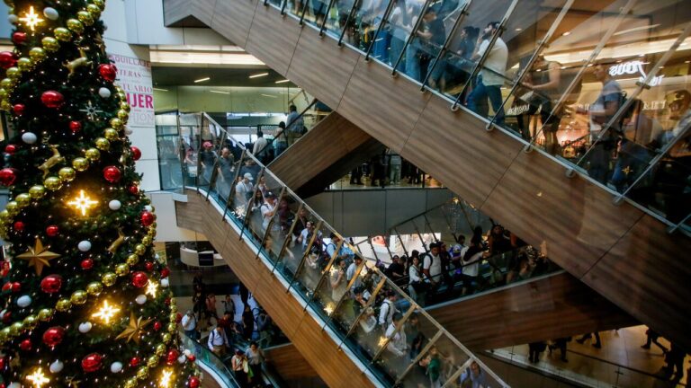 Compras navideñas: Sernac recuerda derechos de los consumidores y derecho a la garantía legal