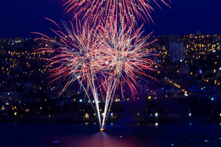 Horarios, cartelera, cortes de tránsito y transporte: Todo lo que debes saber sobre la celebración de Año Nuevo en la Torre Entel
