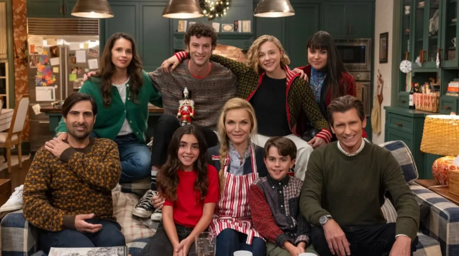 El elenco estelar de "Oh.What.Fun" (2025), con Michelle Pfeiffer como protagonista. Cortesía Prime Video