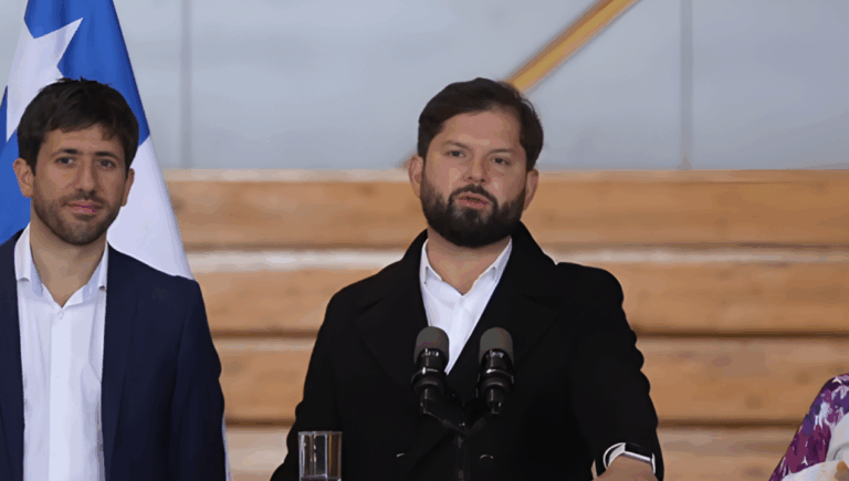 Traspaso de mando, respeto al resultado y llamado a votar: Las claves del discurso de Boric tras sufragar en Punta Arenas