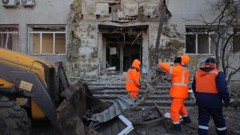 Rusia acusa a Occidente de ataque con drones que deja más de 20 muertos en Jersón ocupado