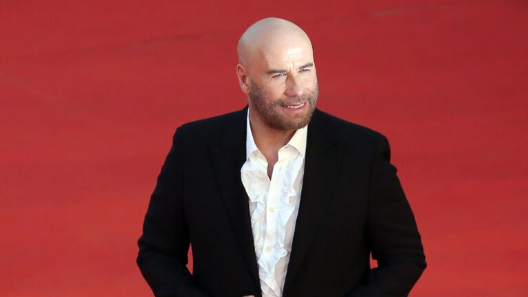 Una demanda alega que el hijo de John Travolta es el bisnieto biológico de Elvis Presley