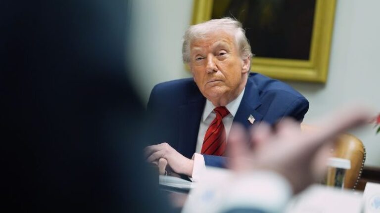 Trump dice que no le gustaría que arrestaran a la líder opositora María Corina Machado