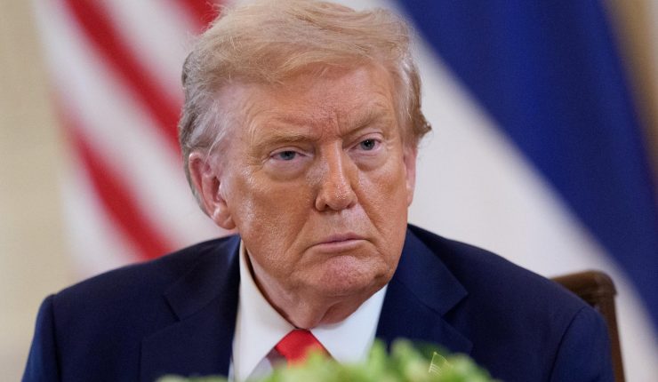 Gobierno de Trump ordena suspender uso de tipografía Calibri por ser “woke” y volver a Times New Roman en documentos oficiales