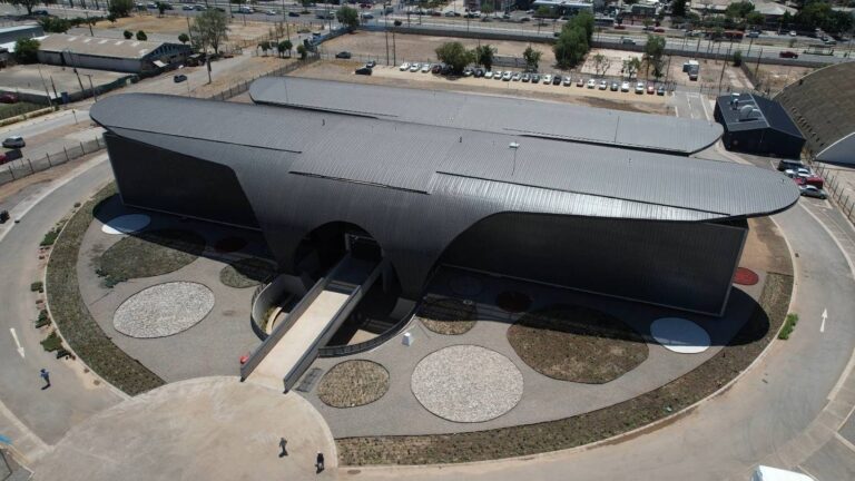 Inauguran Centro Espacial Nacional: Se fabricarán satélites chilenos