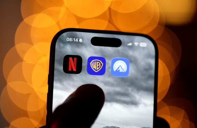 ¿Qué es una oferta pública de adquisición hostil, como la que lanzó Paramount sobre Warner Bros. Discovery?