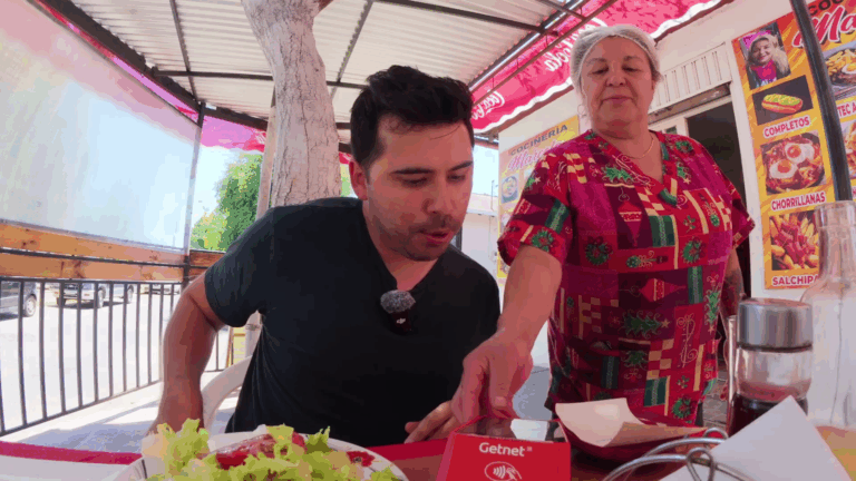 Youtuber chileno conmueve al apoyar a pequeños locales con propinas de hasta 200%