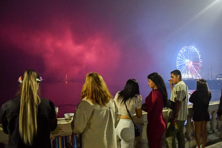 Vaguada costera opaca show de fuegos artificiales de Año Nuevo en Valparaíso y Viña del Mar: No se vio 