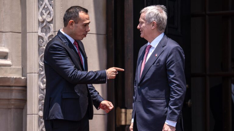 Presidente de Perú afirma que propuesta de corredor humanitario de Kast 