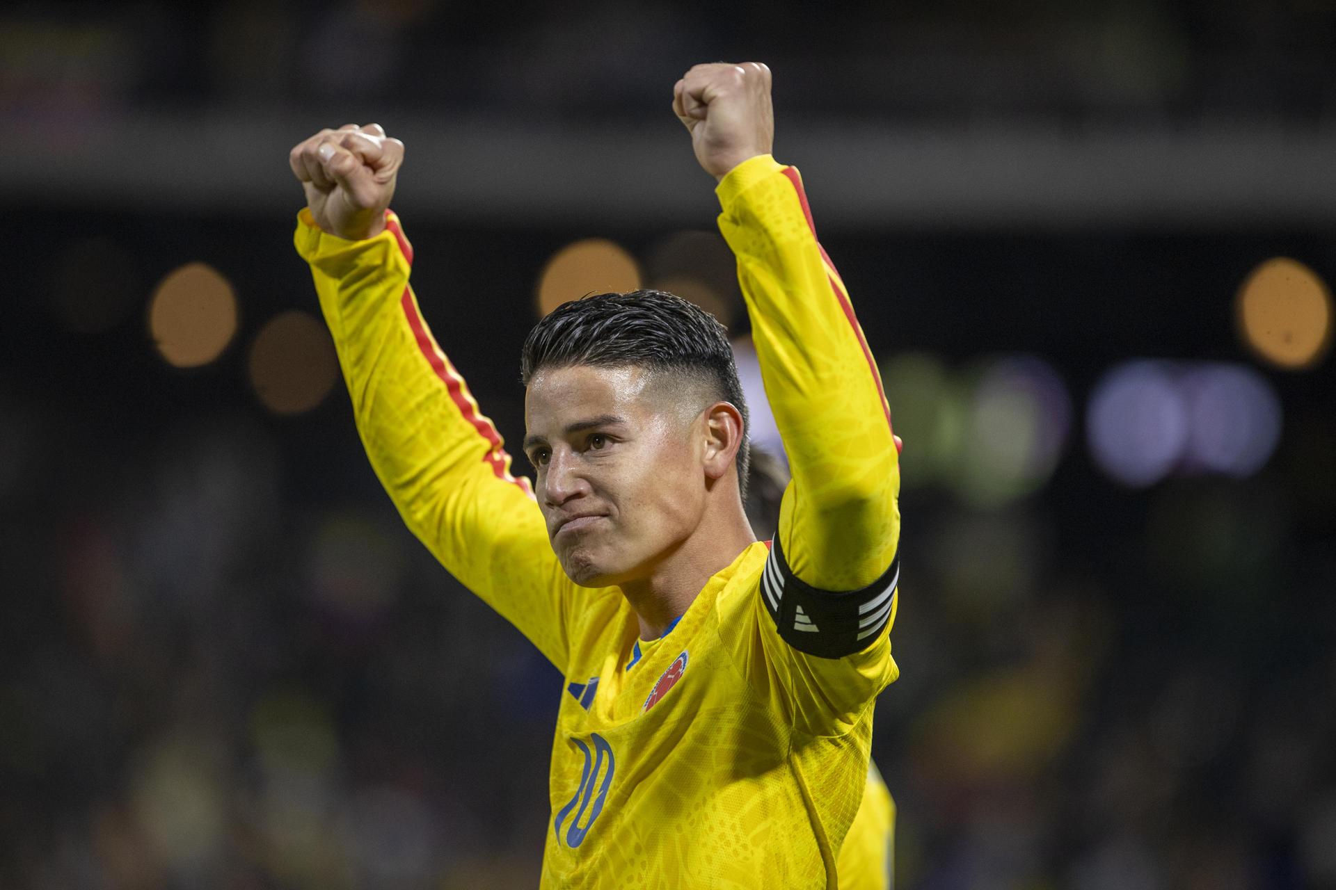  James Rodríguez de Colombia celebra un gol este martes, en un partido amistoso entre las selecciones de Colombia y Australia en el estadio Citi Field, en Nueva York (Estados Unidos). EFE/ Angel Colmenares