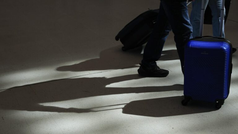 Las medidas que toman las aerolíneas para garantizar la sobriedad de los pilotos antes de volar