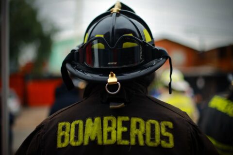 Detienen a mujer acusada de iniciar incendio que dejó dos fallecidos en Cerrillos