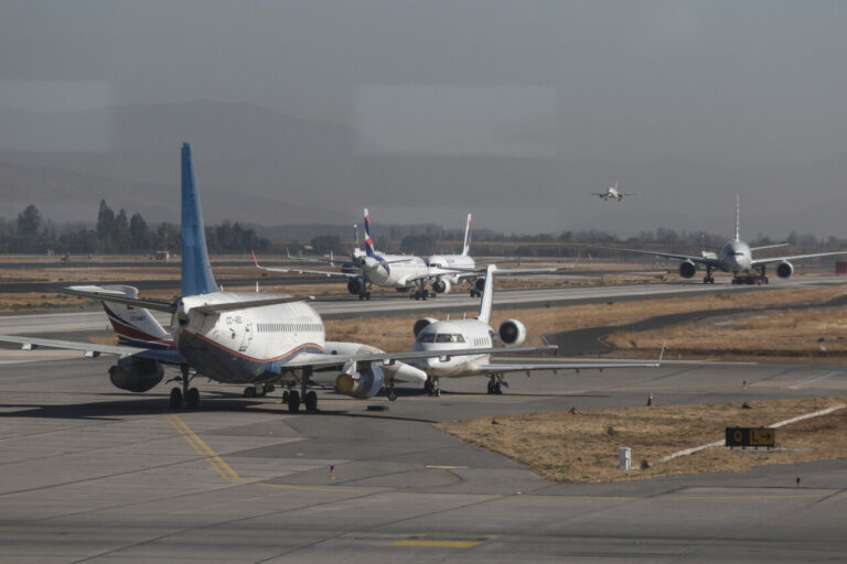 Demanda de vuelos comerciales creció un 5,3% en 2025 en todo el mundo