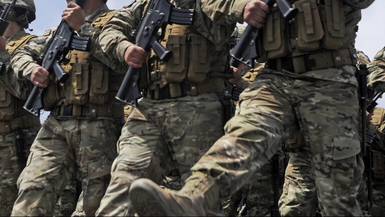 Condenan a hasta 4 años de prisión a 8 integrantes del Ejército por fraude al Fisco en compra de avión de US$9 millones