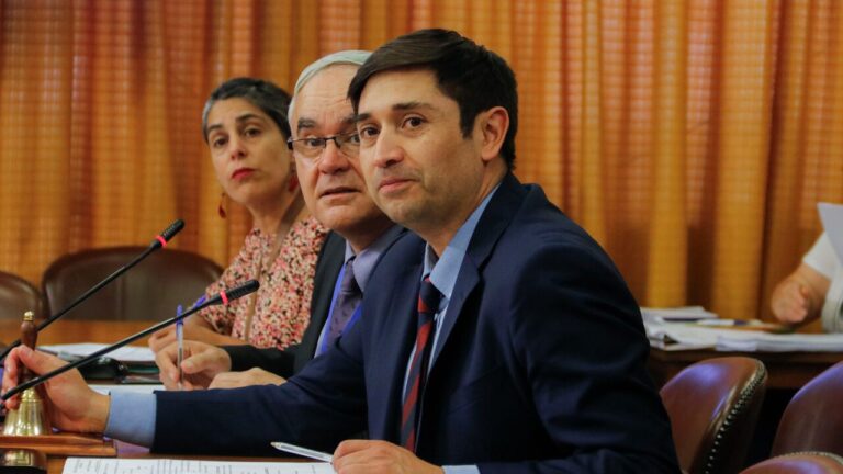 Confirman suspensión de causa contra diputado Calisto tras ser elegido senador y tener 