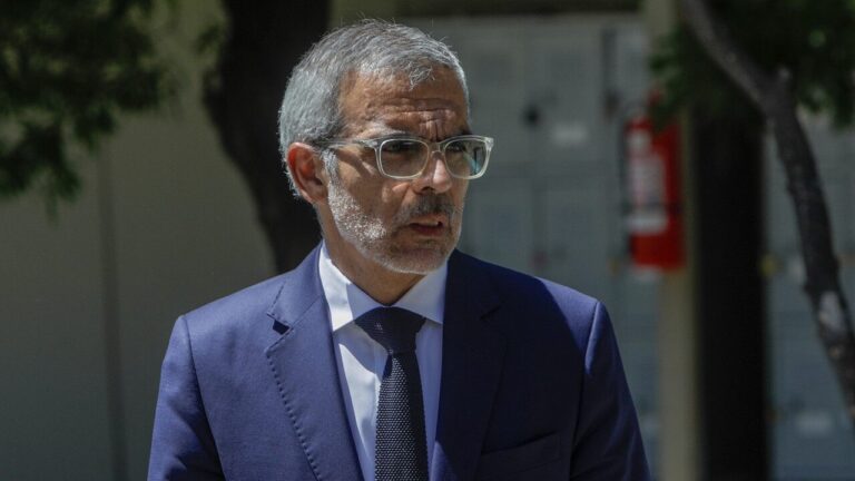 Ministro Cordero y situación de Vivanco: 