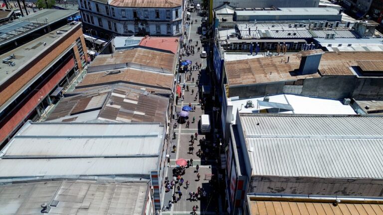 Riña en Barrio Meiggs terminó con cuatro personas heridas: Uno está en riesgo vital