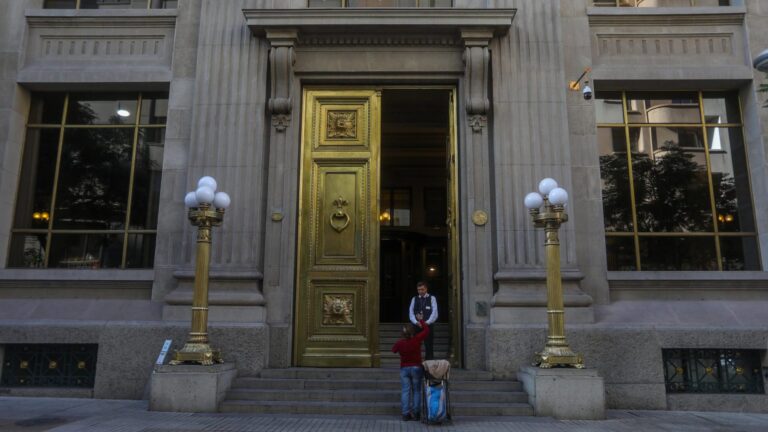 Banco Central mantiene la tasa de interés y refuerza señal de cautela ...
