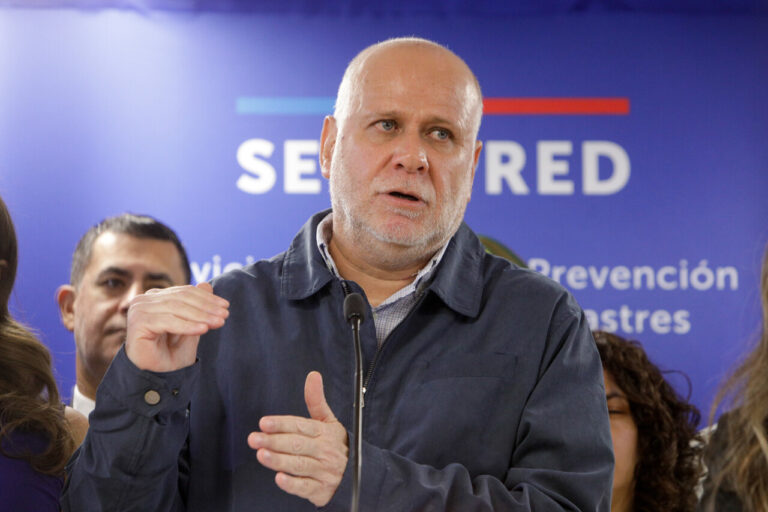 Gobierno y críticas de alcaldes por respaldo en incendios en Biobío y Ñuble: 