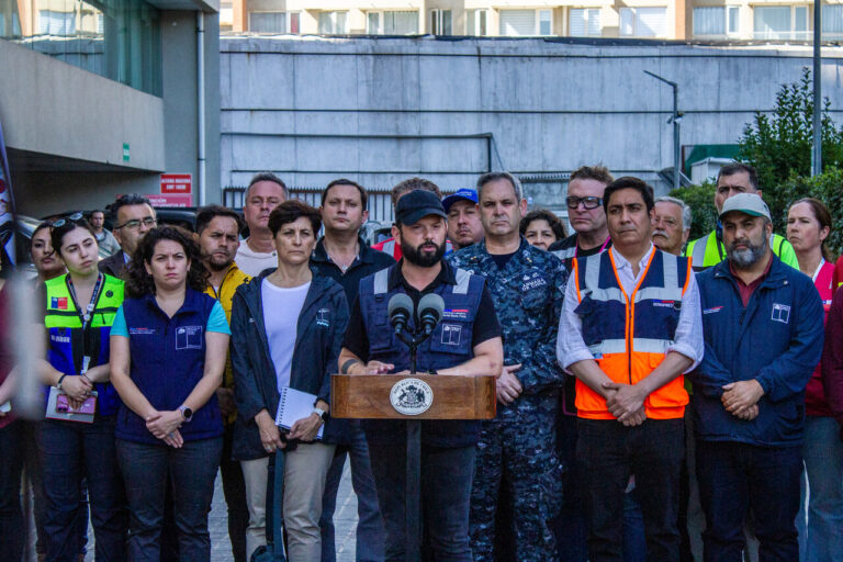 Presidente Boric informa que hay 70 detenidos en La Araucanía por causar incendios y advierte penas de cadena perpetua