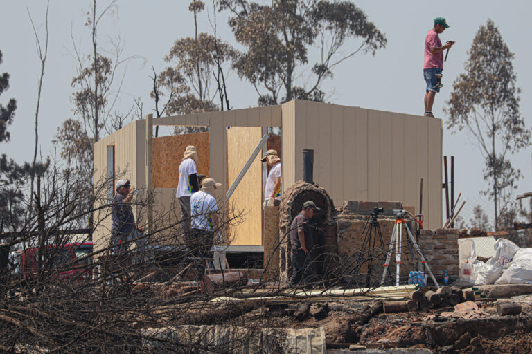 Incendios en Ñuble y Biobío: Gobierno informa que más de 2.600 hogares ya están registrados en FIBE