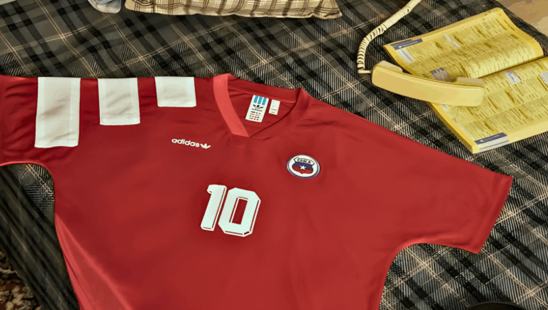 Así es la camiseta retro de la Selección Chilena que lanzará Adidas