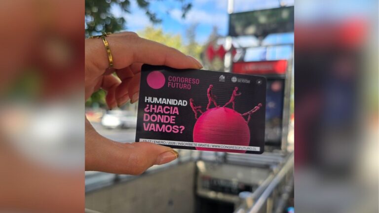 Metro lanza tarjeta bip! conmemorativa por 15 años de Congreso Futuro: Revisa en qué estaciones comprarla