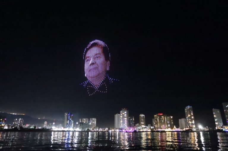 El impresionante homenaje de Iquique a Tommy Rey: Hicieron su imagen con 1.500 drones