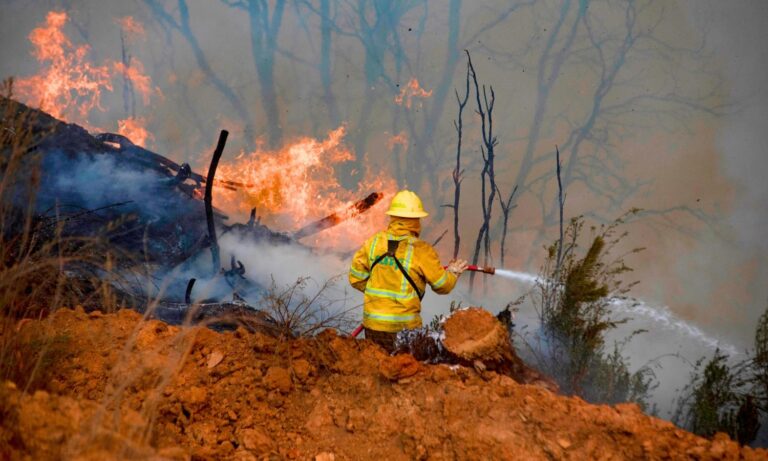 Incendios forestales: Alcalde de Florida denuncia que carro de Bomberos está atrapado y pide apoyo aéreo